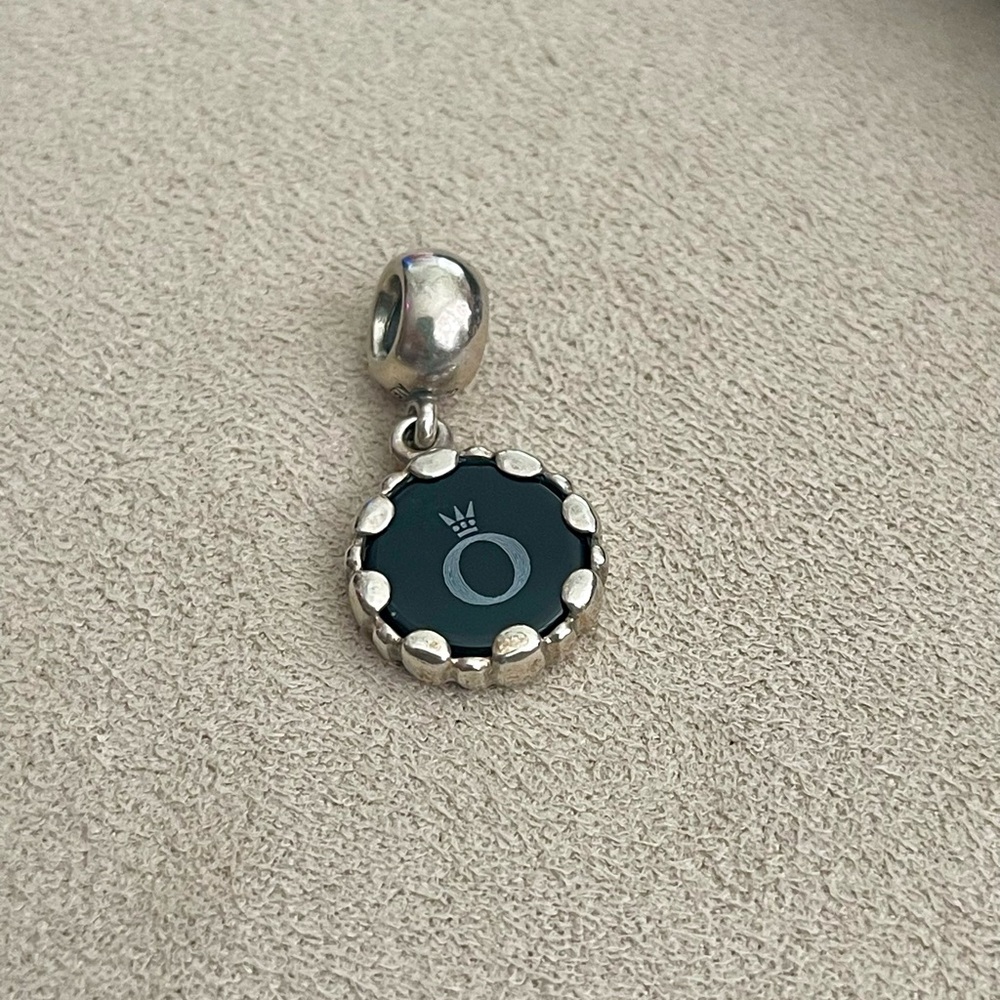💯 Authentic Pandora Retired Cameo Pandora Dangle Charm